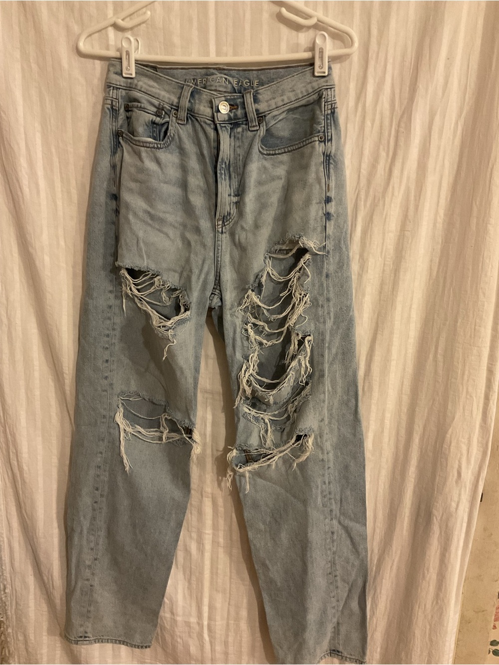 American Eagle Outfitters BAGGY Light Blue Distressed Womens Ripped Jeans 2